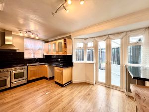 Dining Kitchen- click for photo gallery